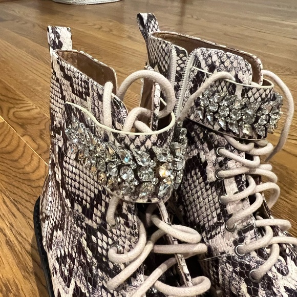 Antonio Melani Embellished Ankle Boots 6.5 Bling Strap  Zip Lug Sole  NEW - Picture 2 of 5